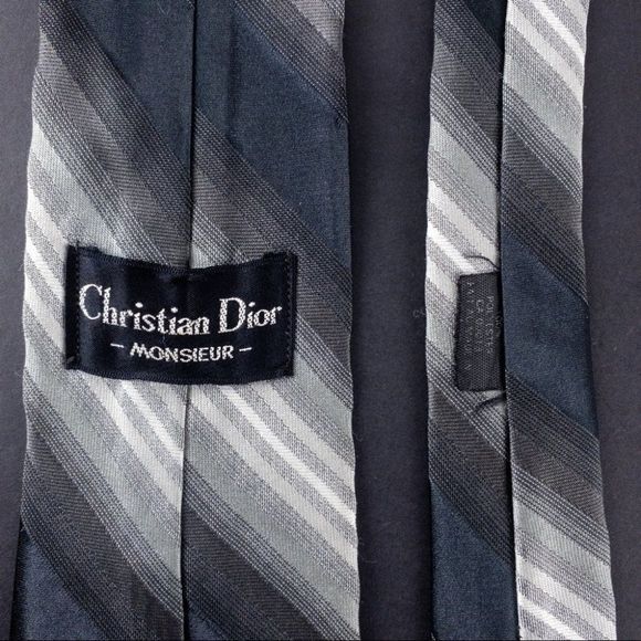 5 Brand Name Ties including Dior, Aquascutum, Vanderbilt, and The Met Museum - Picture 13 of 16